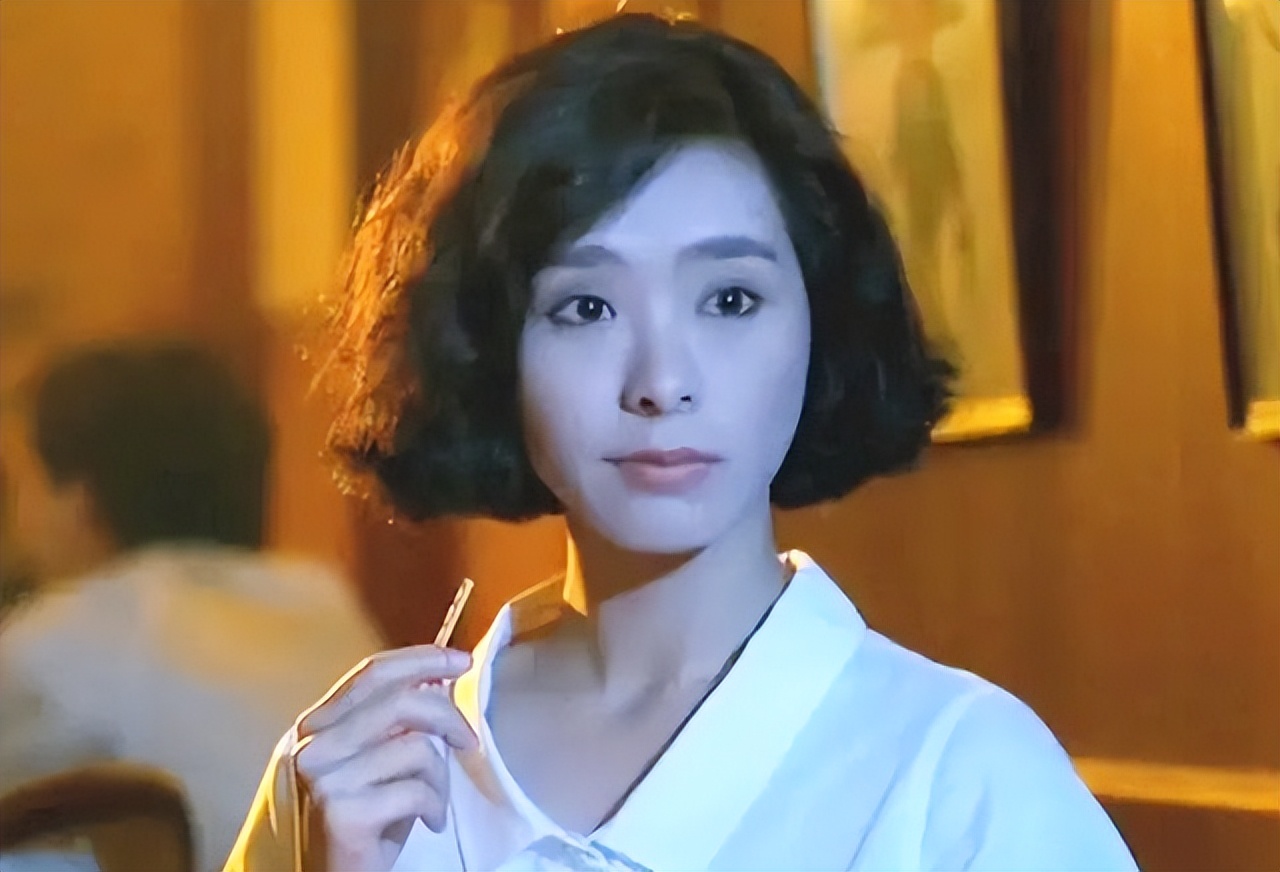 所以后来夏文汐选择复出,也是因为她与黄冠博的感情发生了变化,只能靠