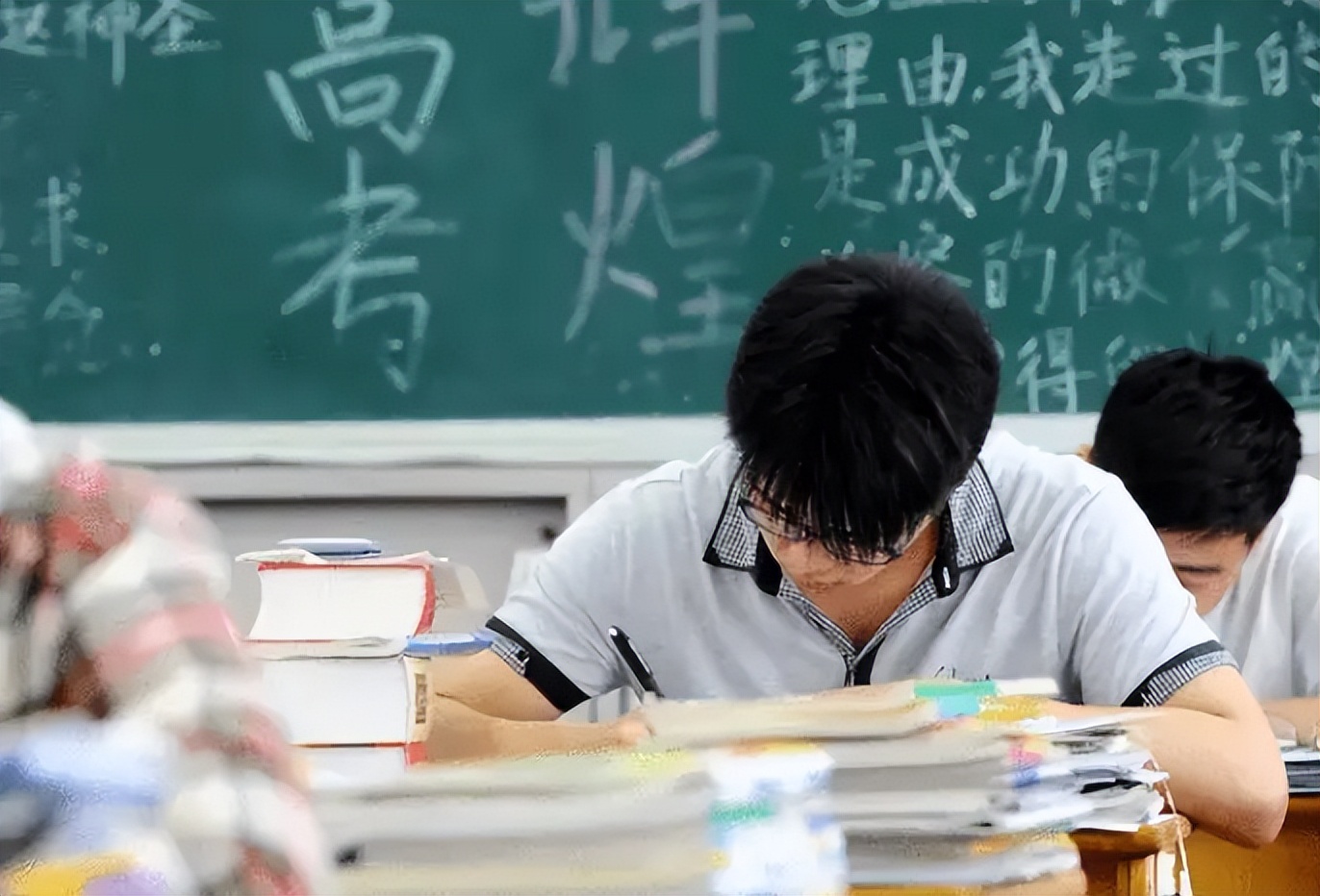 为什么要上大学？这几个区别真实又无奈，希望考生不要为此后悔