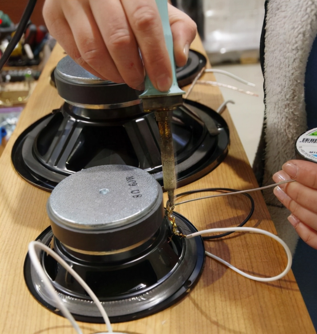 电池大王钟馨稼：豪捐美国1000万，称中国穷跟他无关，现销声匿迹