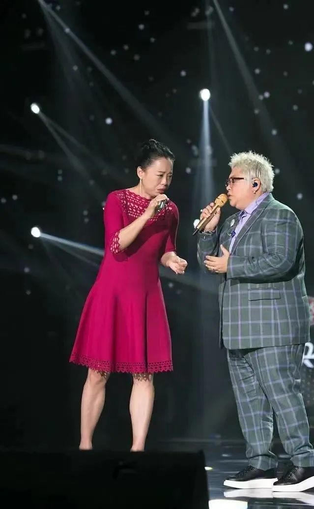 黄绮珊"黄妈变黄姐":女人的美,都是事业给的