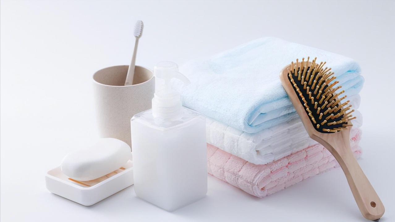 飞机随身小包怎么安检？为了避免重复安检，这几类物品单独拿出来