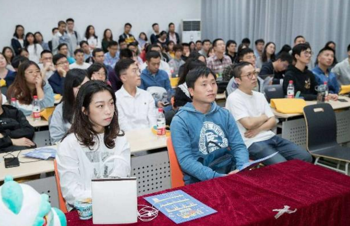 985毕业生满大街都是？但根据现实说明，大专学历才是社会的主体