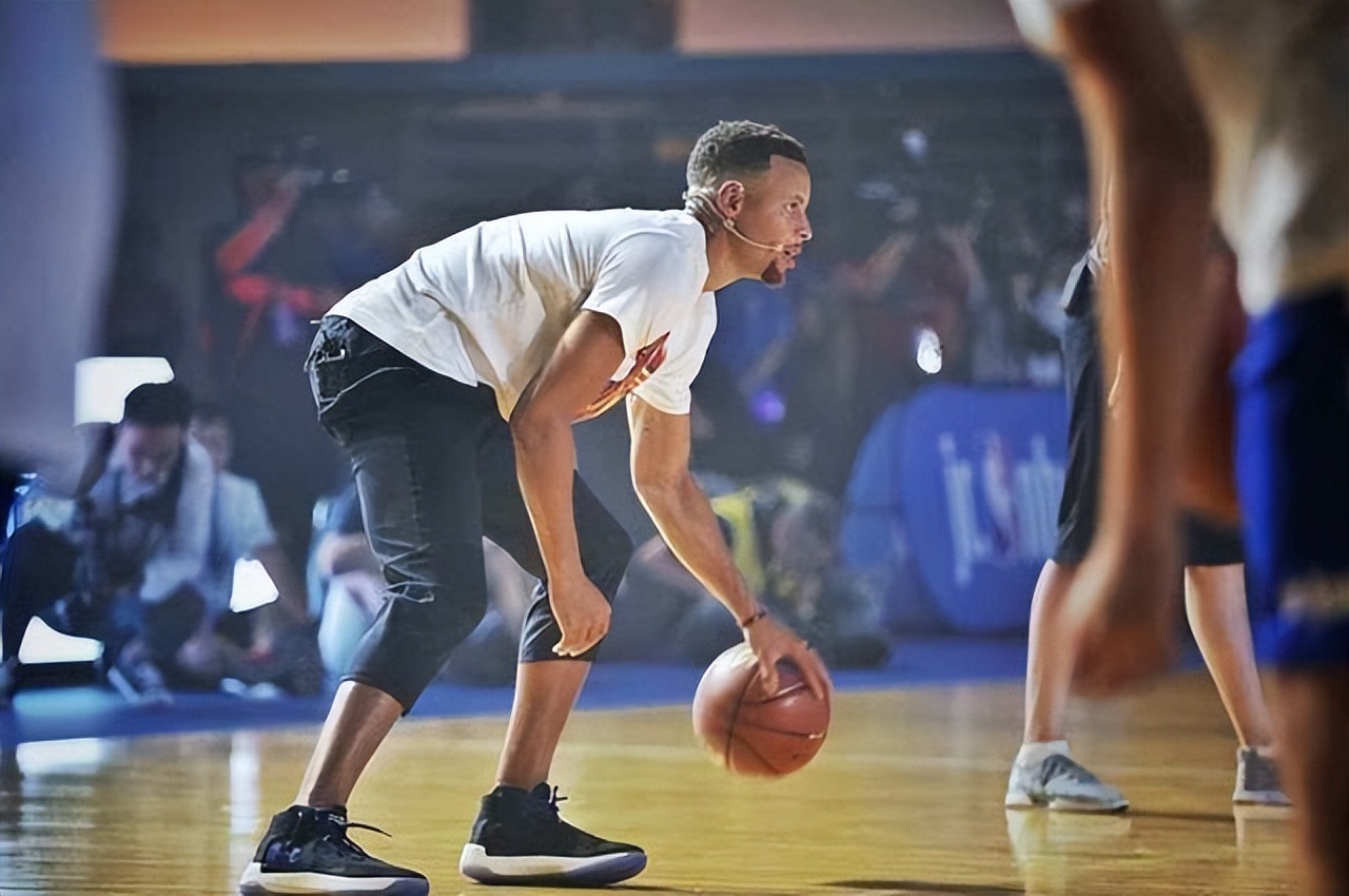 签约李宁的nba球星有哪些（NBA永远不会破产的八位球星，篮球收入对他们来说微不足道）