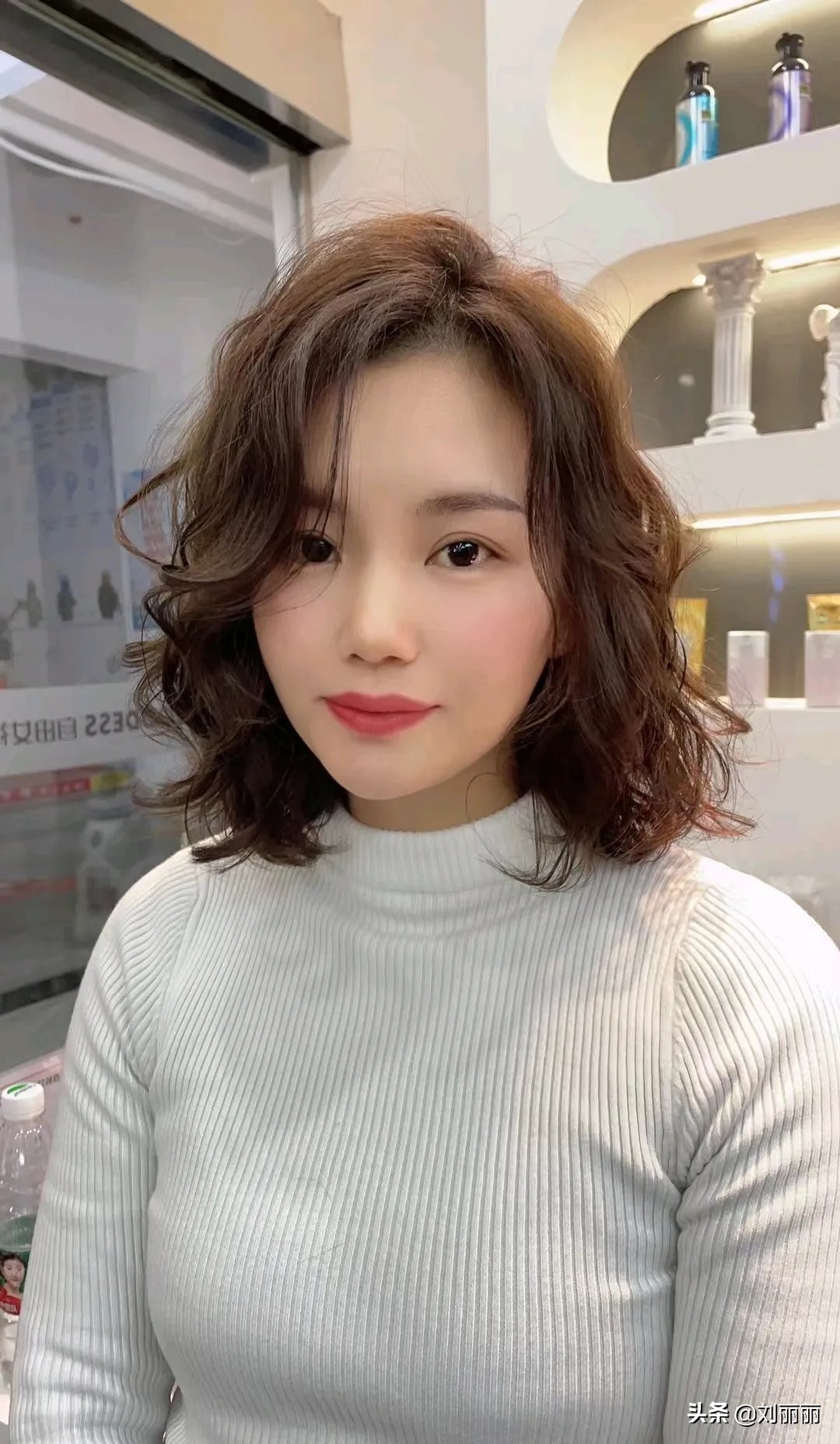 当下最流行的4种发型,大小卷烫发全都有,瘦脸修饰头型都很不错