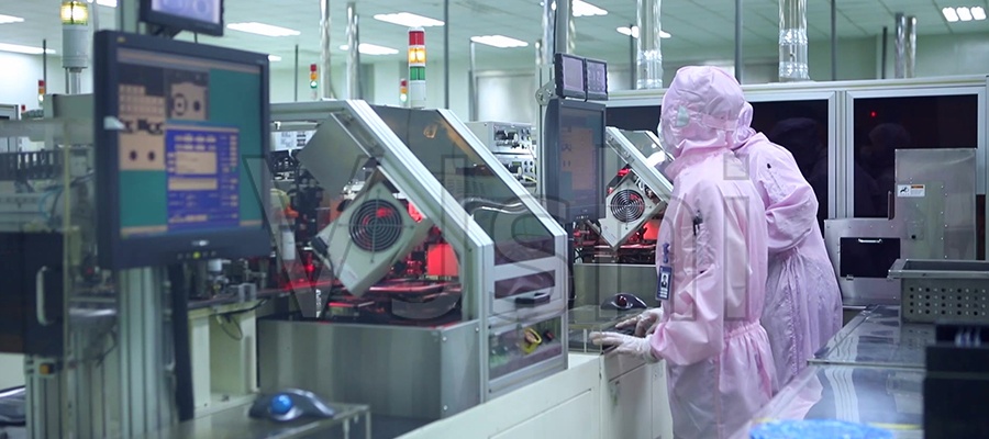 大学生就业难，985毕业生进入工厂上班，引人深思