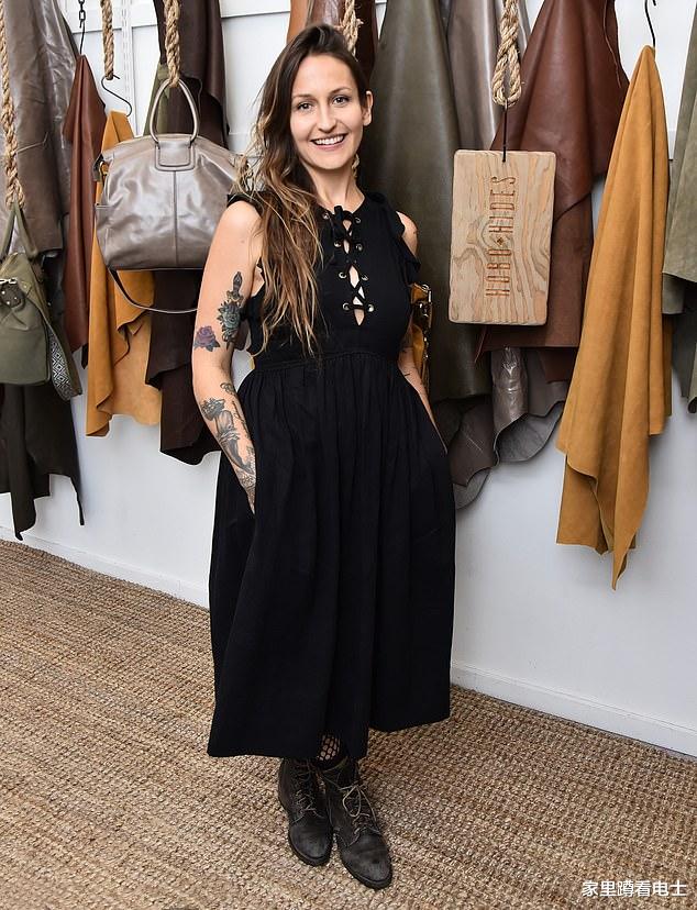 月嫂太漂亮，产妇因为自卑将其开除，好莱坞女谐星也有容貌焦虑