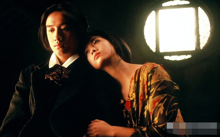 后来黄磊又拍了《夜半歌声》.