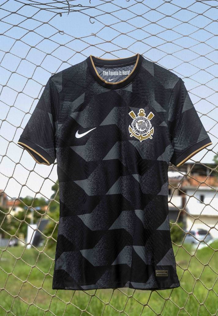 世界上最好的足球队服（本赛季哪支球队的三套球衣设计水平最高？这十大球队走在时尚前沿）