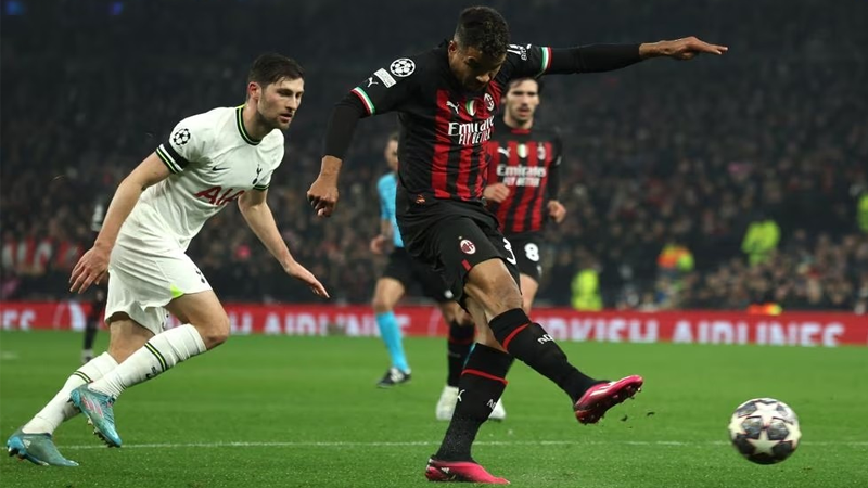 欧冠和世界杯哪个国家好（欧冠比世界杯更难，两个球王联手出局，米兰回归让拜仁瑟瑟发抖？）