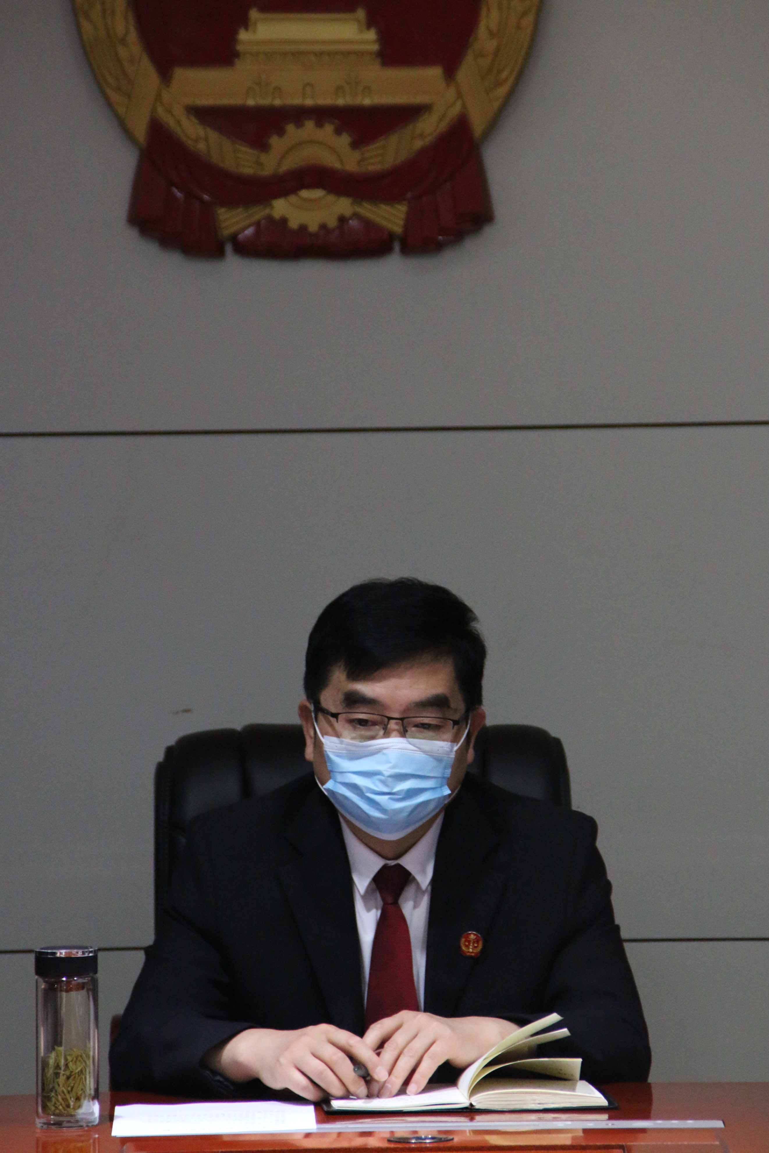 三原法院召开党组中心组理论学习扩大会