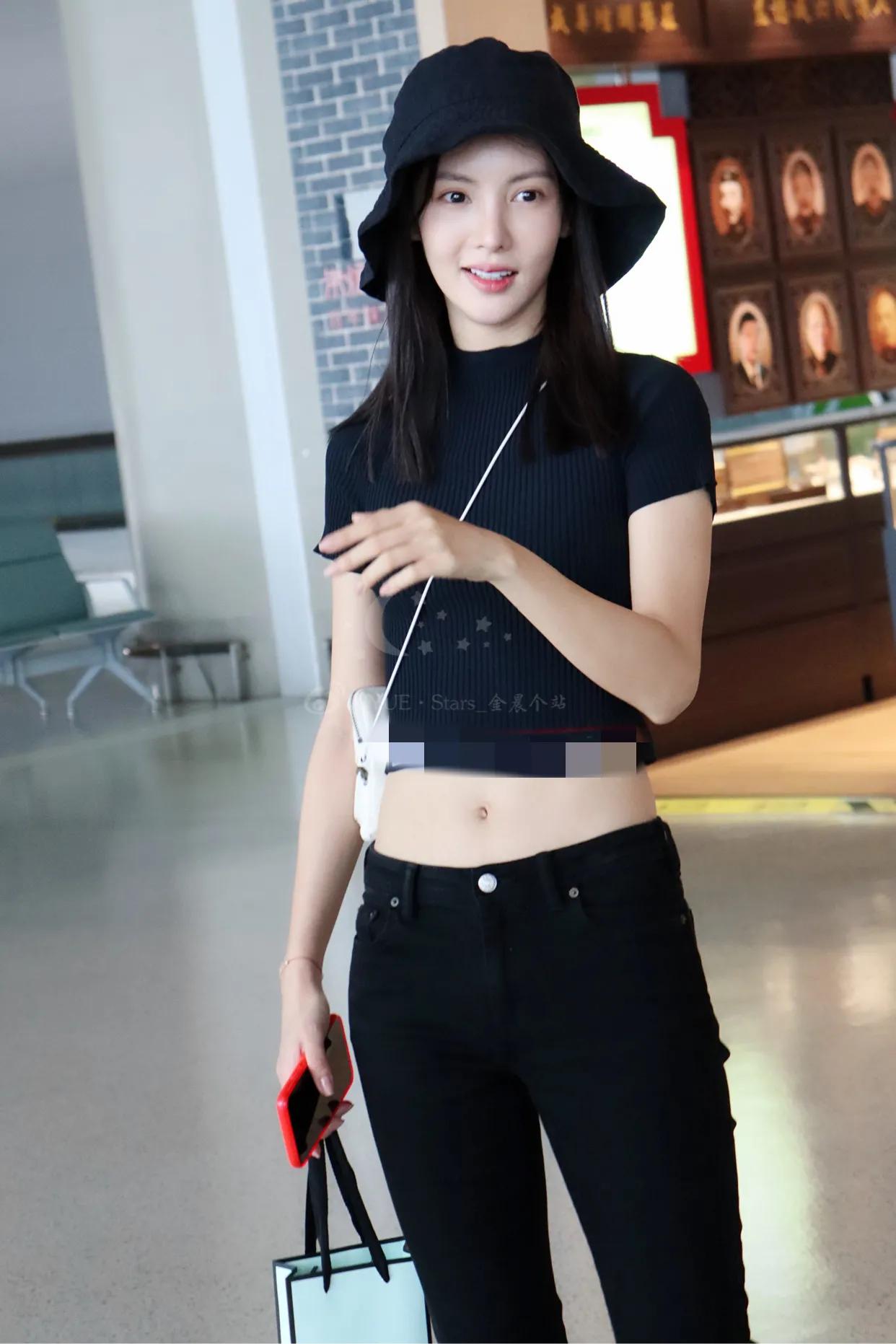 “被高估”的5位女演员，赚钱赚到手软，有人却拿不出像样的作品