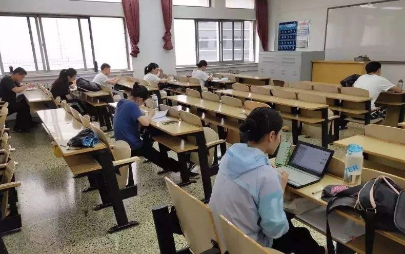 浙大期末考试允许带小抄？但要学生满足前提，评论区却一片质疑声