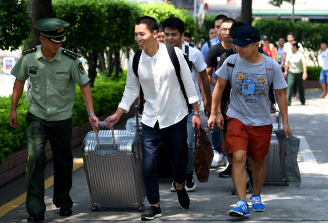 退役与退伍只有一字之差，待遇却截然不同，大学生需要提前了解