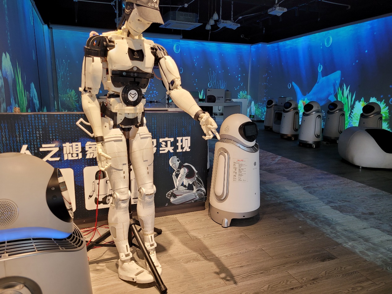 全球首款便携式艾灸机器人问世 智能健康小机器人领域