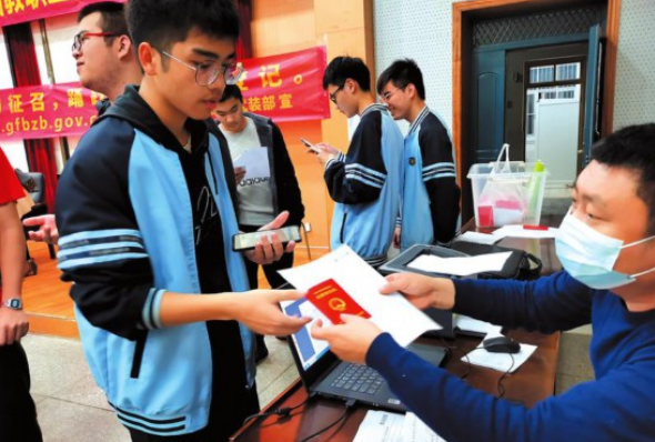 高考结束别闲着，学生抓紧办“一档三证”，晚了影响大学正常入学