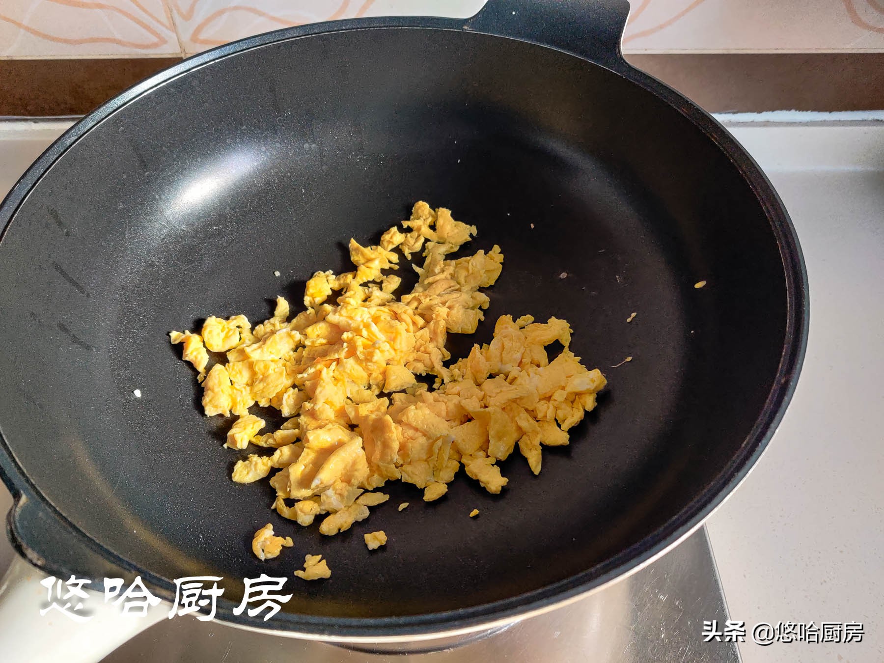 腊味飘香的季节，来一碗油润喷香的炒糯米饭吧，温暖你一整个冬天