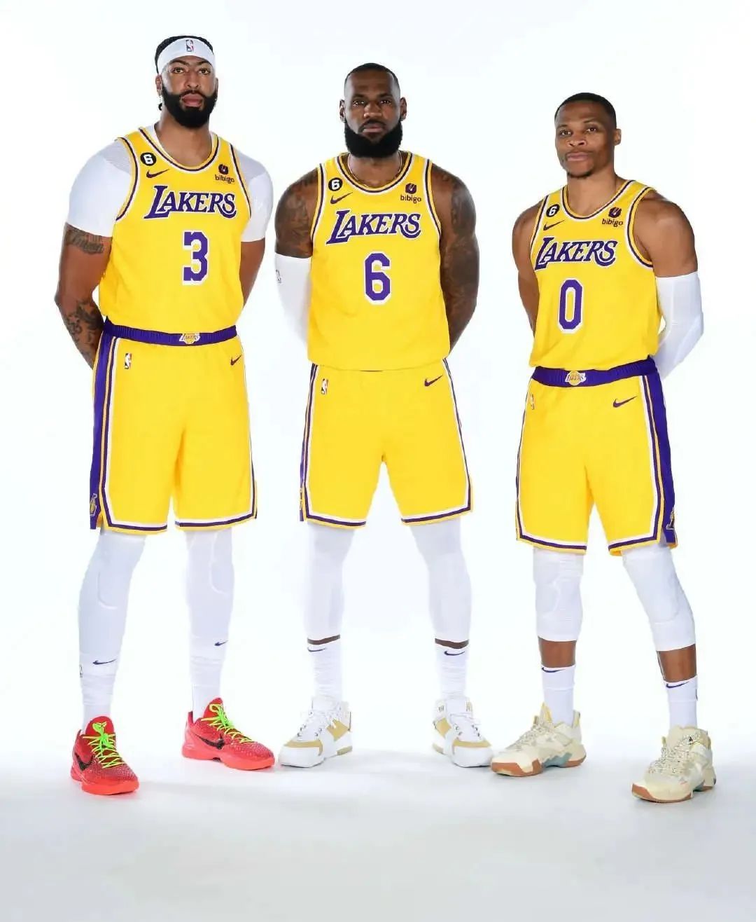 nba球鞋的牌子有哪些（NBA新赛季媒体日球鞋全盘点-眼花缭乱，惊喜不断）