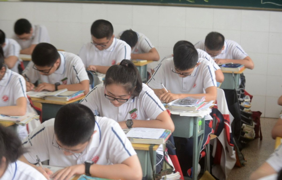 教育部发通知，将建立上千所“中职院校”，中等生听后忧心忡忡