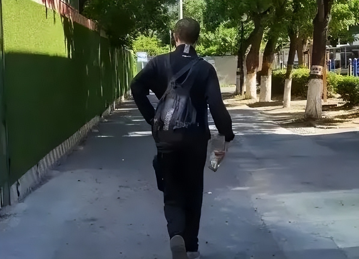 北大韦东奕辟谣“帮6个博士解开4个月未解之题”，称哈佛没有找过自己