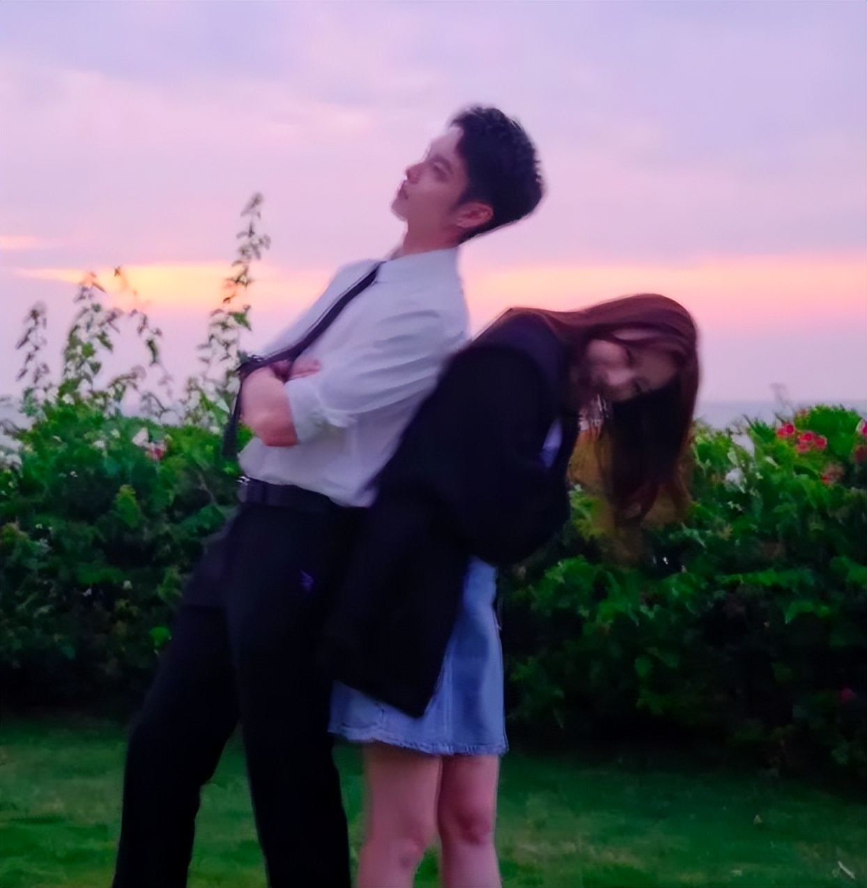 炒cp炒翻车，曹佑宁正牌女友开撕合作女演员，这瓜太抓马了