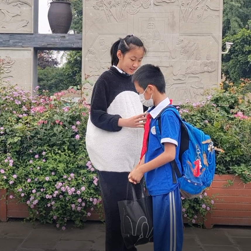 双流区棠湖小学开展“阳光童心，用爱守护”主题系列心理活动