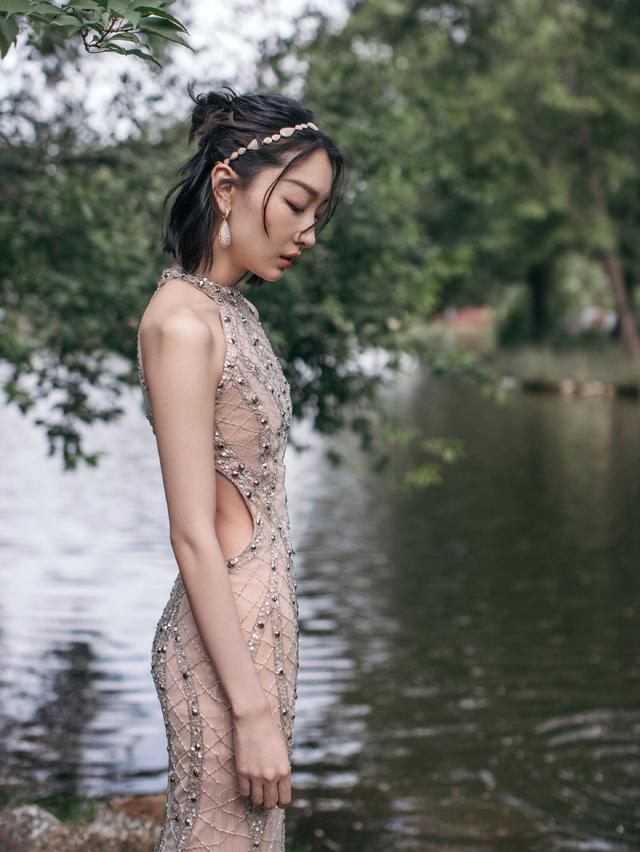 瘦成“排骨”真好看吗？没有修图下的她们，瘦到令人心疼