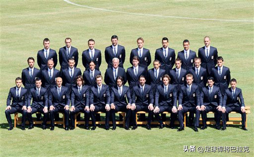 2006意大利足球队西装(「珍藏」意大利队历届世界杯欧洲杯全家福照片（1990年至今）)
