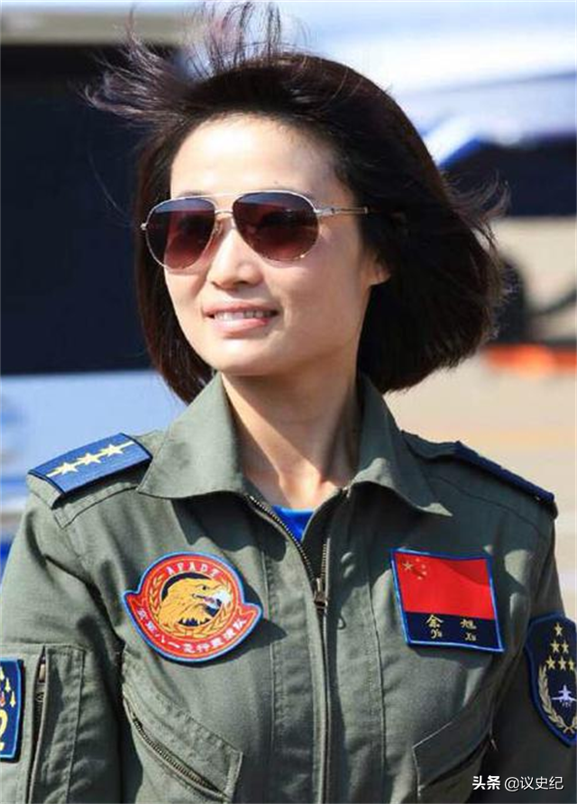 她是中国首个战机女飞行员，年仅30岁逝世，父母：交给党不后悔