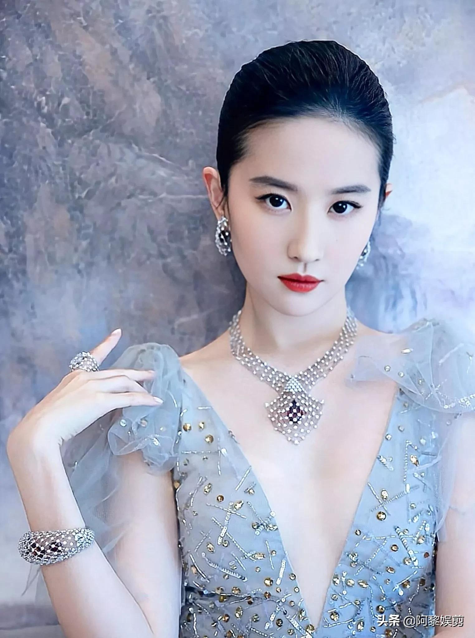 刘亦菲的这身装扮太漂亮了