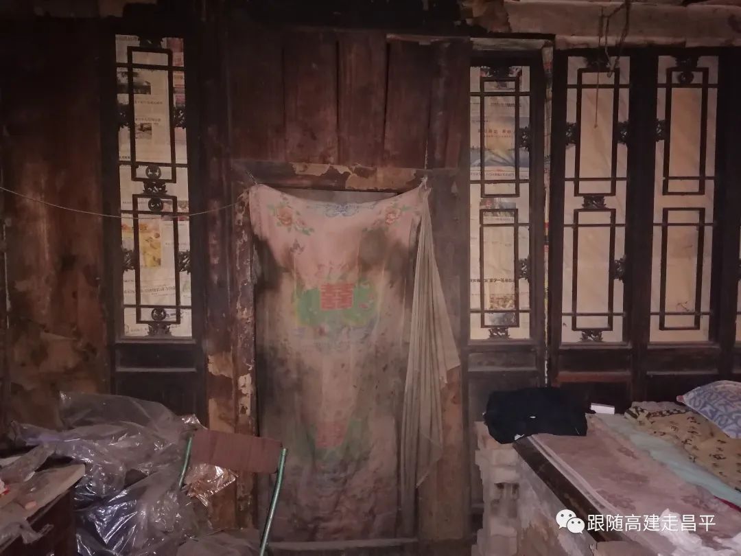 由著名导演执导的三部影片中的昌平沙河镇的影像