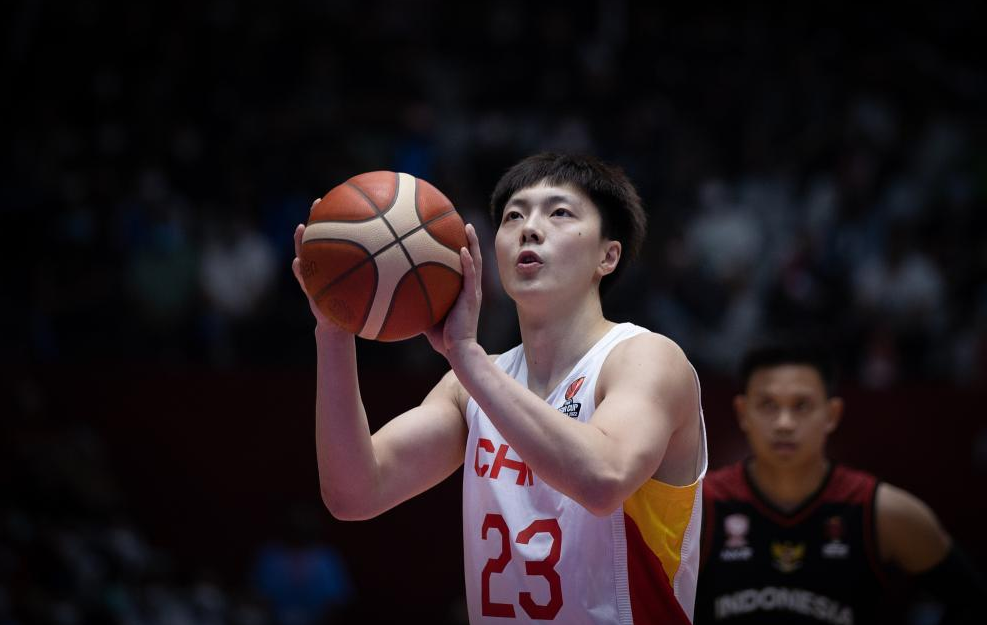 cba為什么以前能改年齡（胡明軒或遭籃協懲罰！名記爆料篡改年齡內幕，實際年齡接近退役）