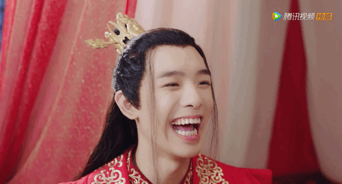 古装丑男？不，现代美男