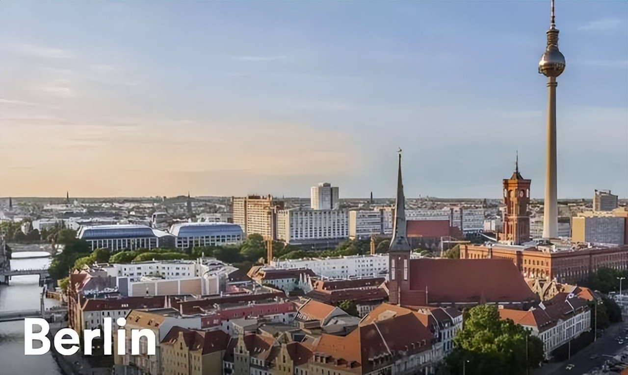 德甲主场在柏林（五大联赛足球地理：德国首都柏林的两支球队，有着不同的背景）-华海博客