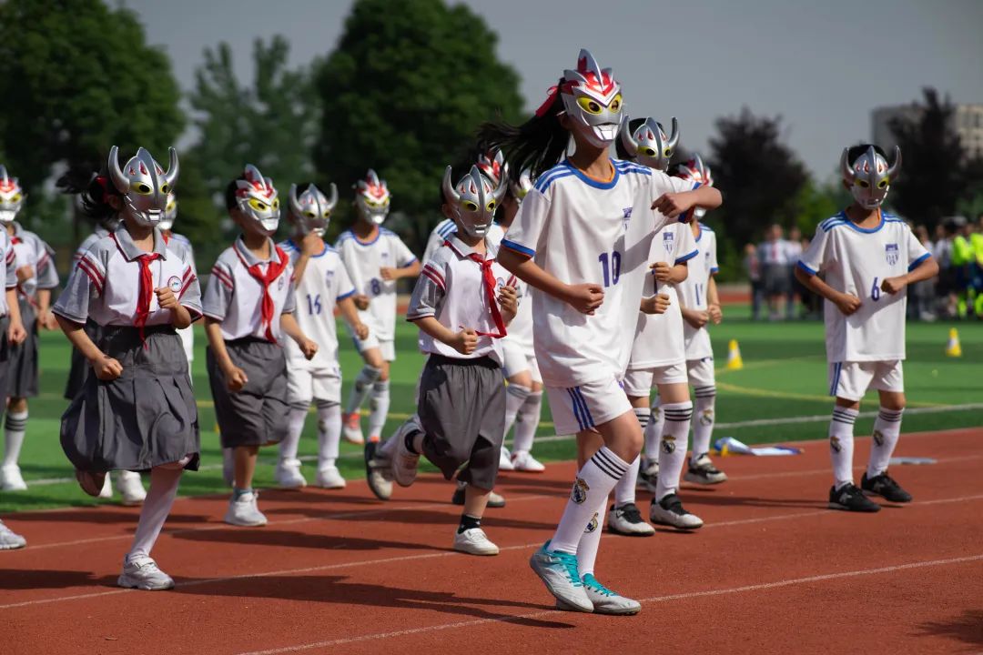 双流区西航港小学首届“星港杯”校园足球联赛开幕式成功举办