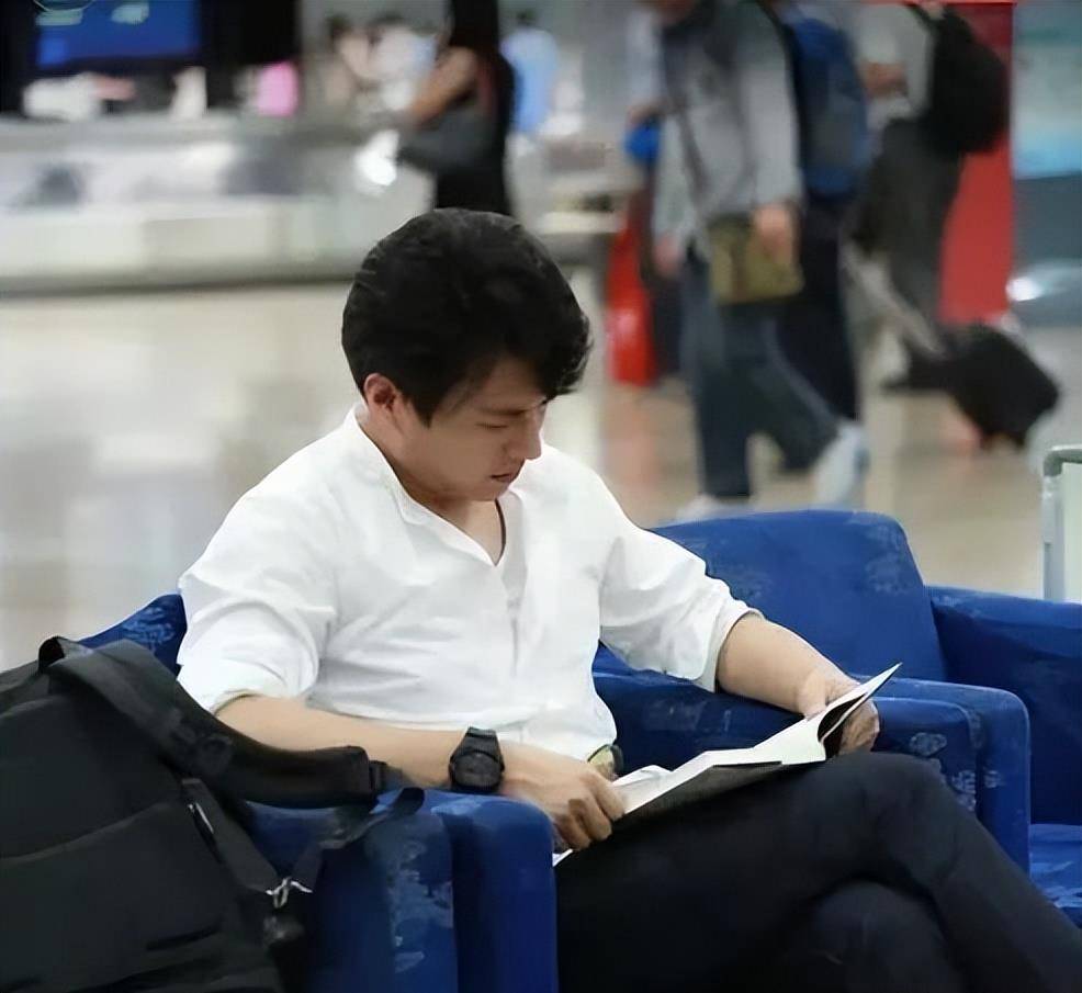 假文艺,装单纯,装好男人,这五位戴着"面具"的明星,活该翻车