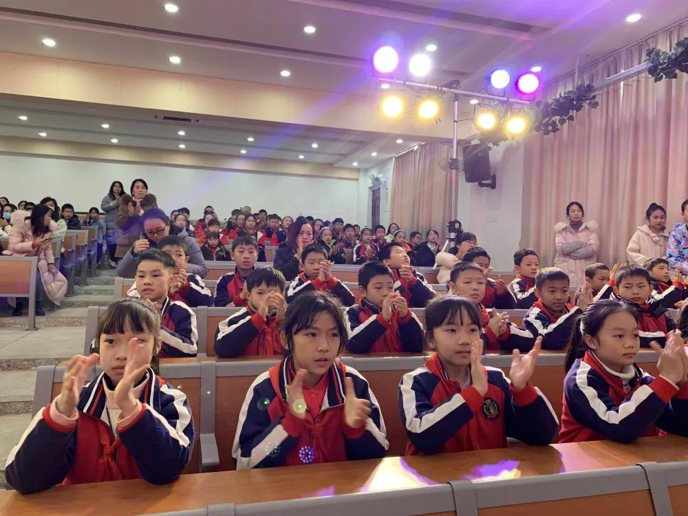 翠竹小学足球(萌虎迎春辞旧岁 新岁美好共起航——翠竹小学2022庆祝元旦文艺汇演)