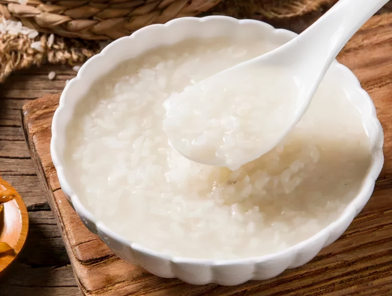 早餐不能吃“白粥”？医生建议：不只是白粥，这3种食物尽量少吃