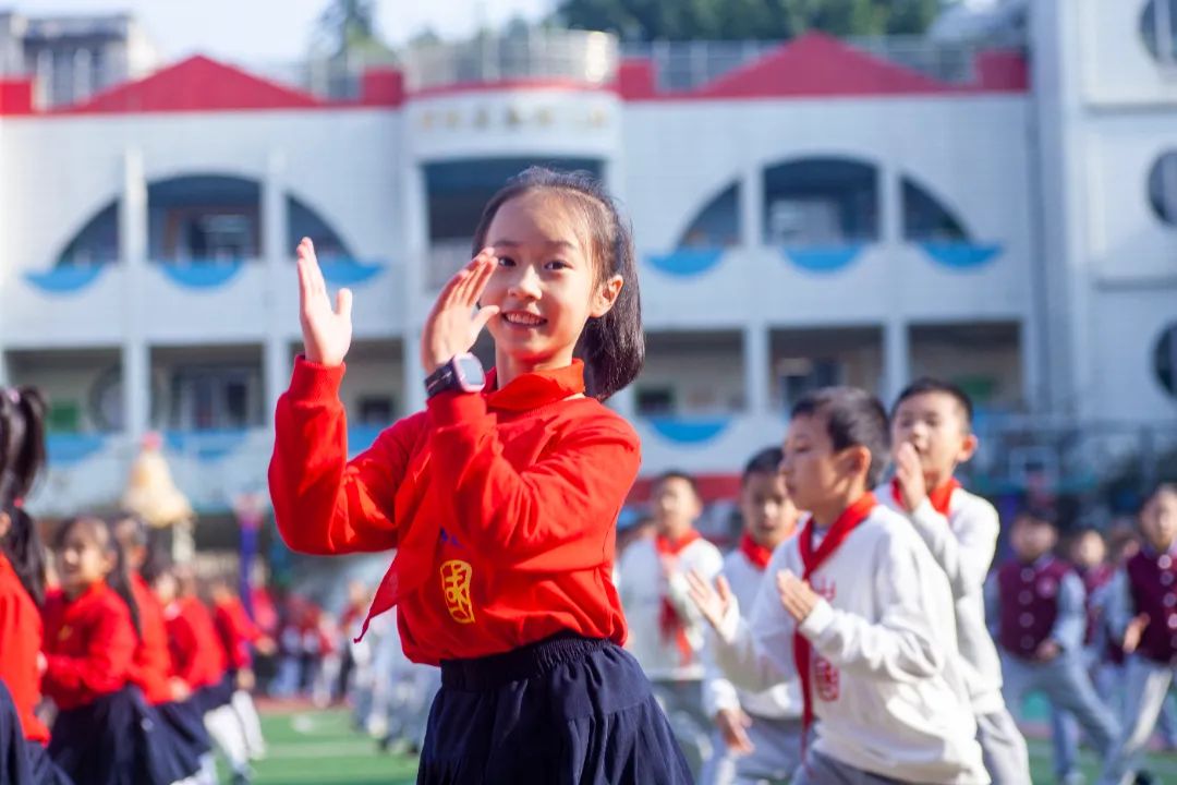 华阳实验小学落地落实落细“双减”要求探索教育高质量发展新路径
