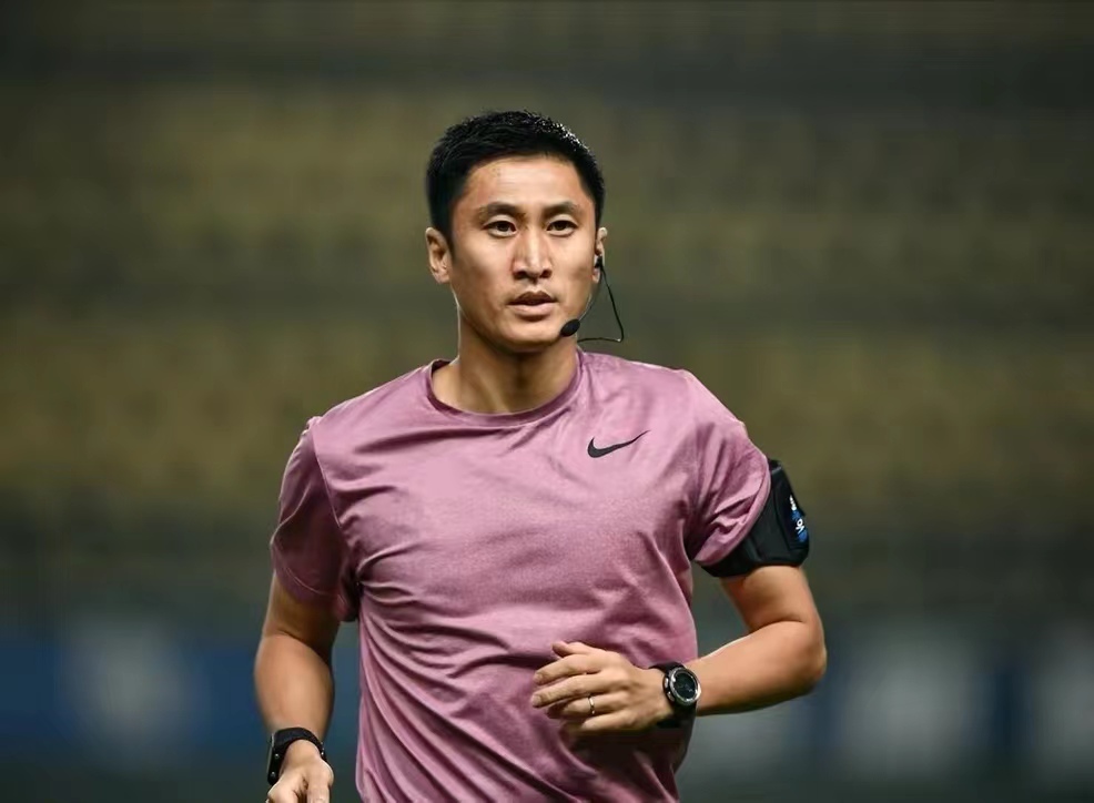 世界杯陆俊(时隔20年,中国裁判再次亮相世界杯;20年前,陆俊的结局令人