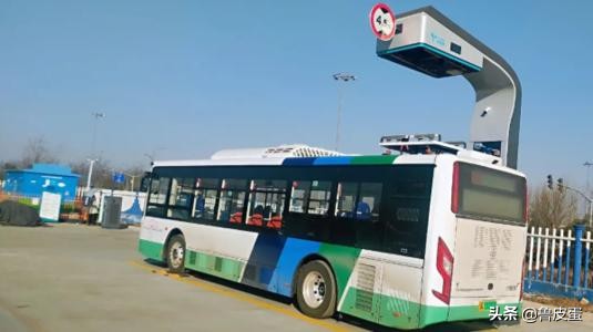 适时建设沂州路等公交专用道 研究京沪高速(市区段)鲁Q小客车免费