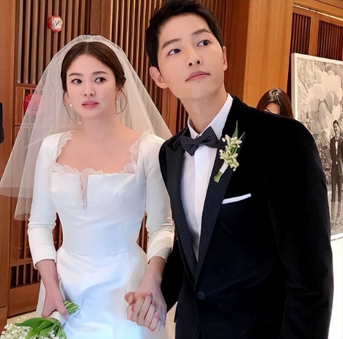 洛城生死恋李秉宪完整版(宋慧乔拿下"百想视后",3段感情成过往,41岁