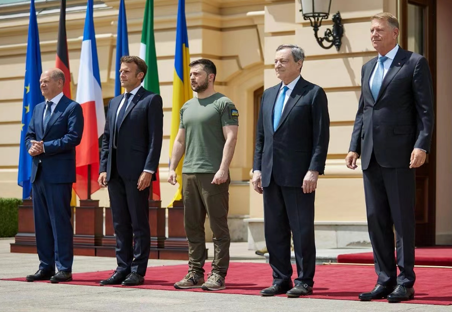 ��ý���¹�32�����״γ���ó�����������ڽ����Ի��ѹ�