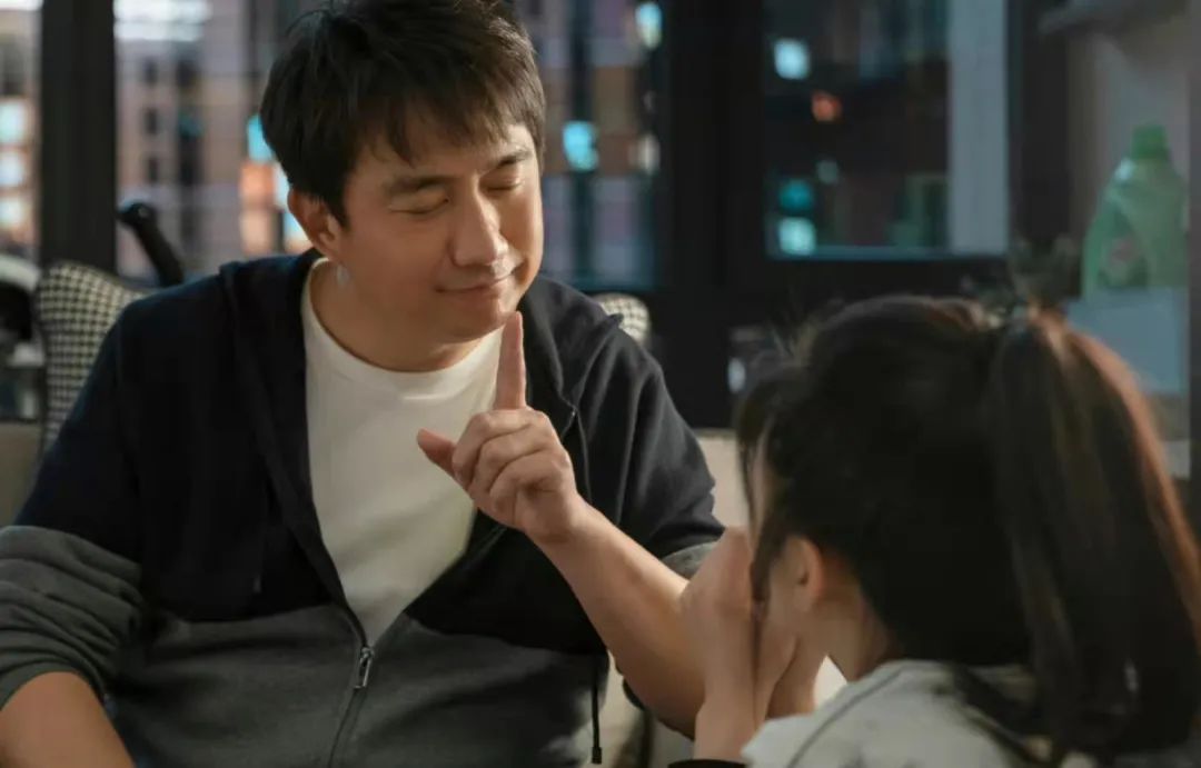 女乘客犯病，网约车司机送医又垫钱