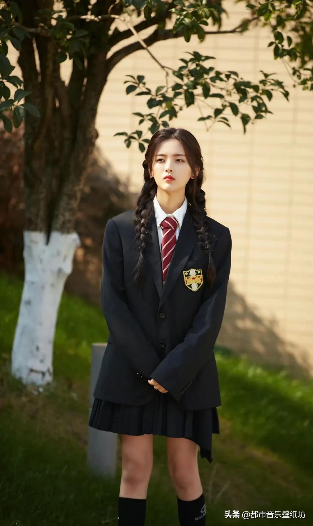 杨超越高清时尚穿搭美图壁纸