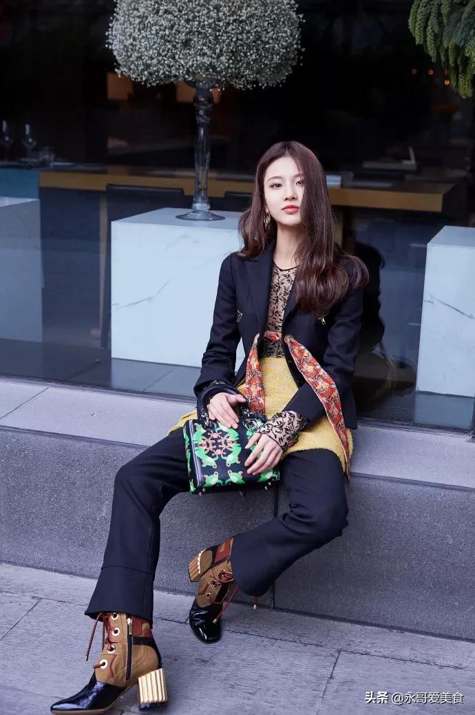 张慧雯，北舞美女演员，清新脱俗，靓丽迷人