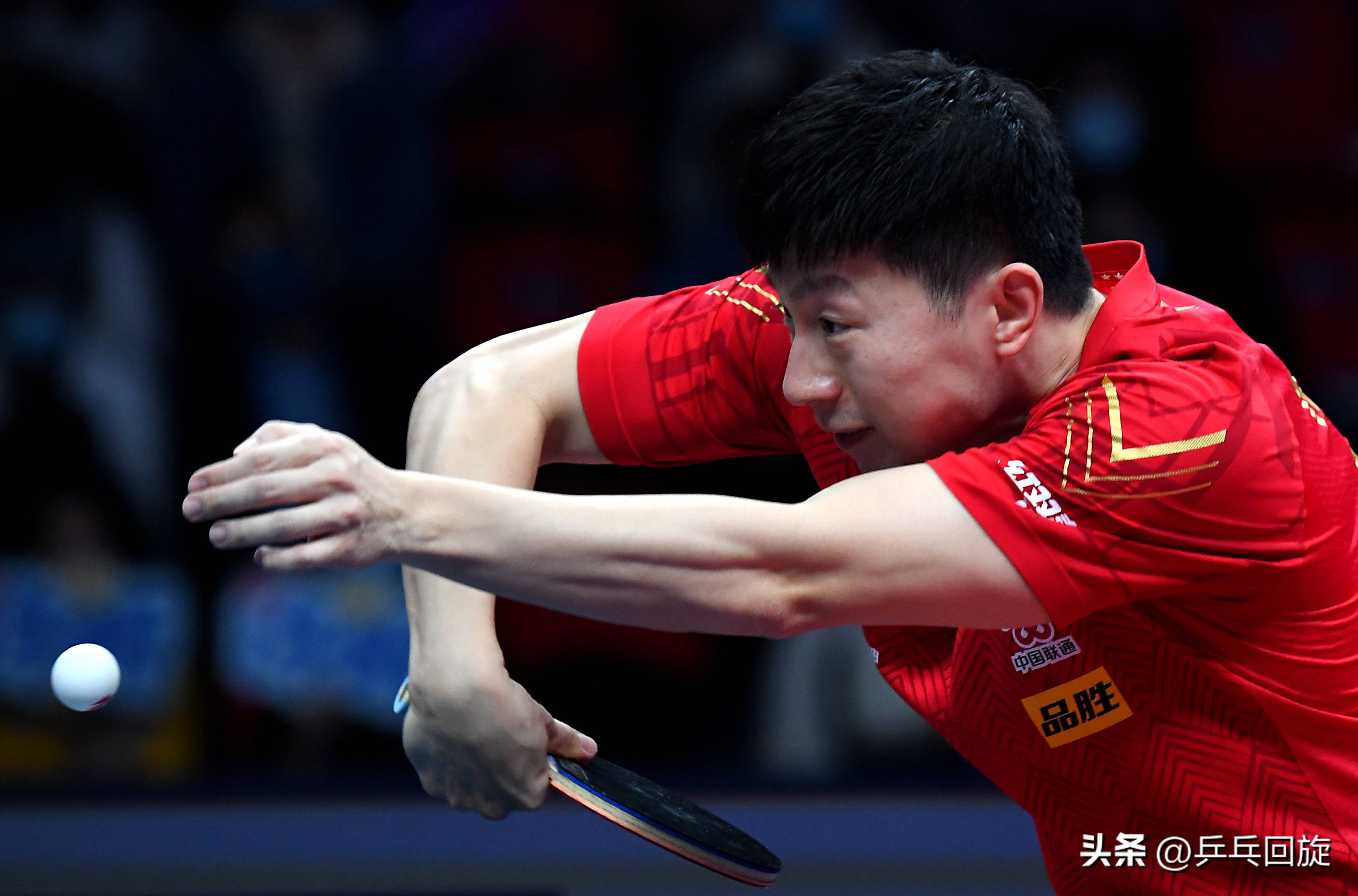 乒乓球弧线球怎么拐弯(乒乓球如何接好旋转球?