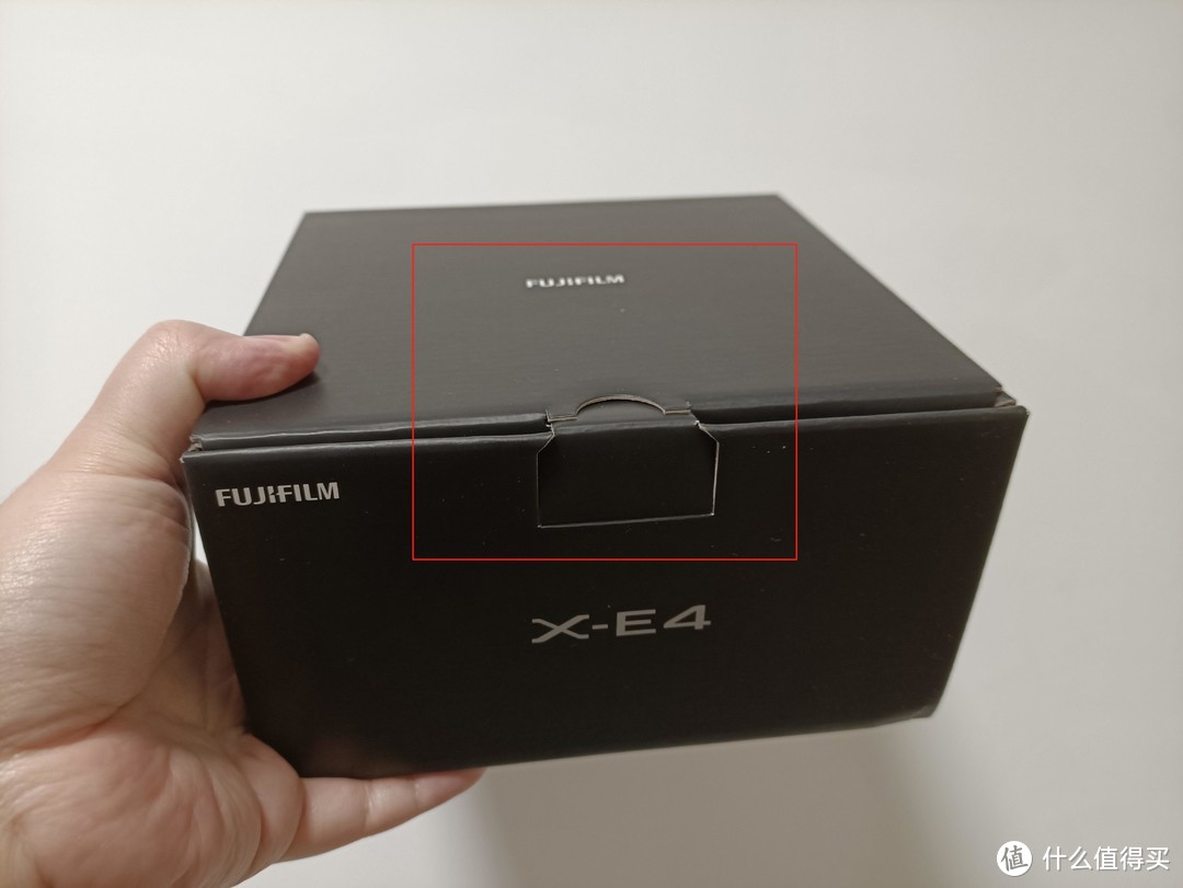 富士通（Fujitsu）电脑品牌标志由四个方块组成，代表其经典设计与科技传承