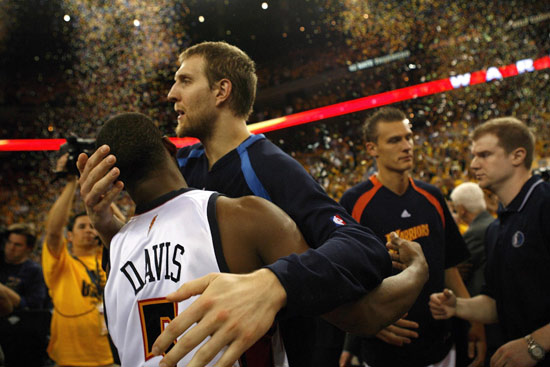 小牛热火总决赛（2011年小牛是以弱胜强吗？他们为何能够击败热火夺得NBA总冠军？）-华海博客