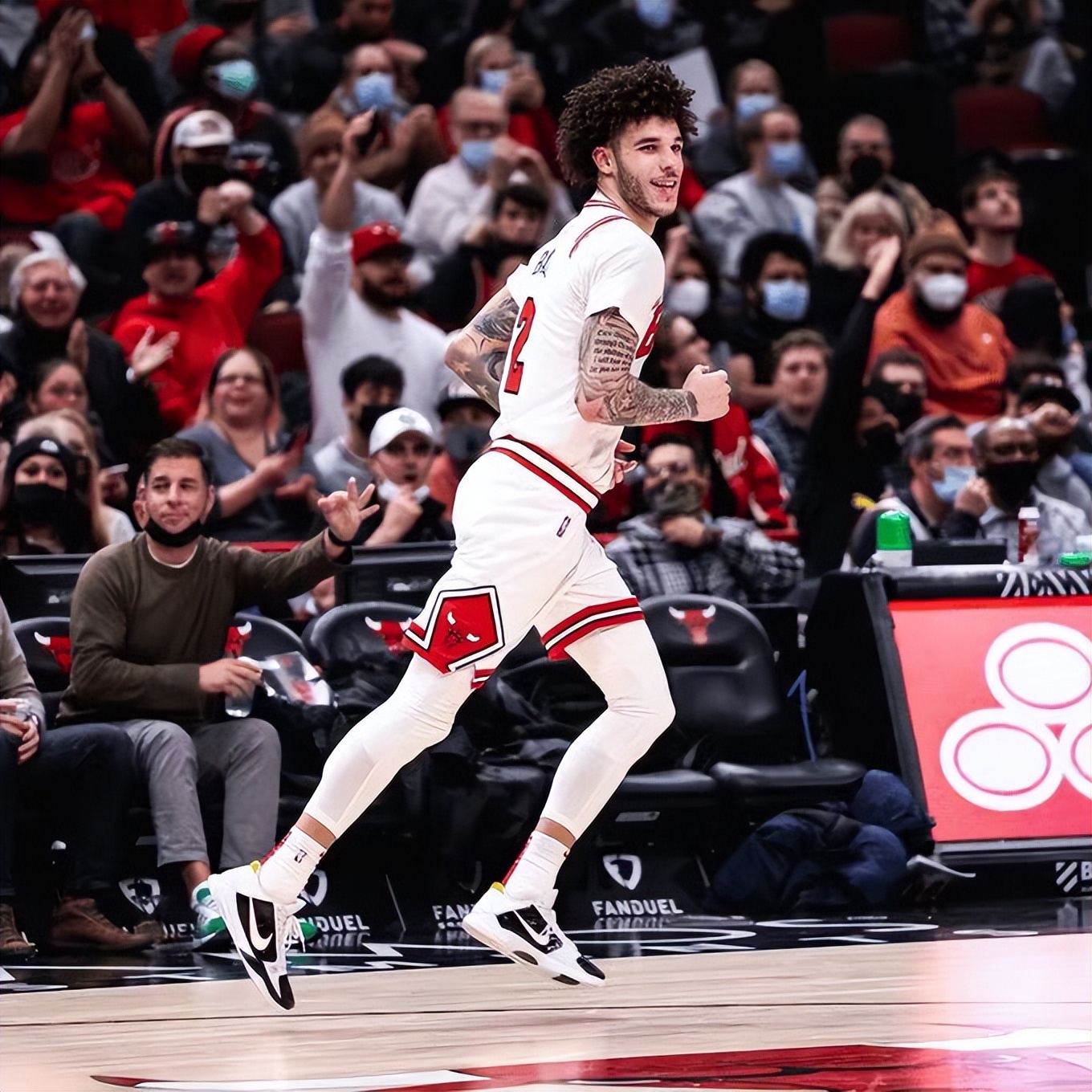 力压湖人快船的太阳水平如何（NBA实力榜更新：雄鹿重回榜首，快船上升4位力压太阳，湖人尴尬）-趣拿体育