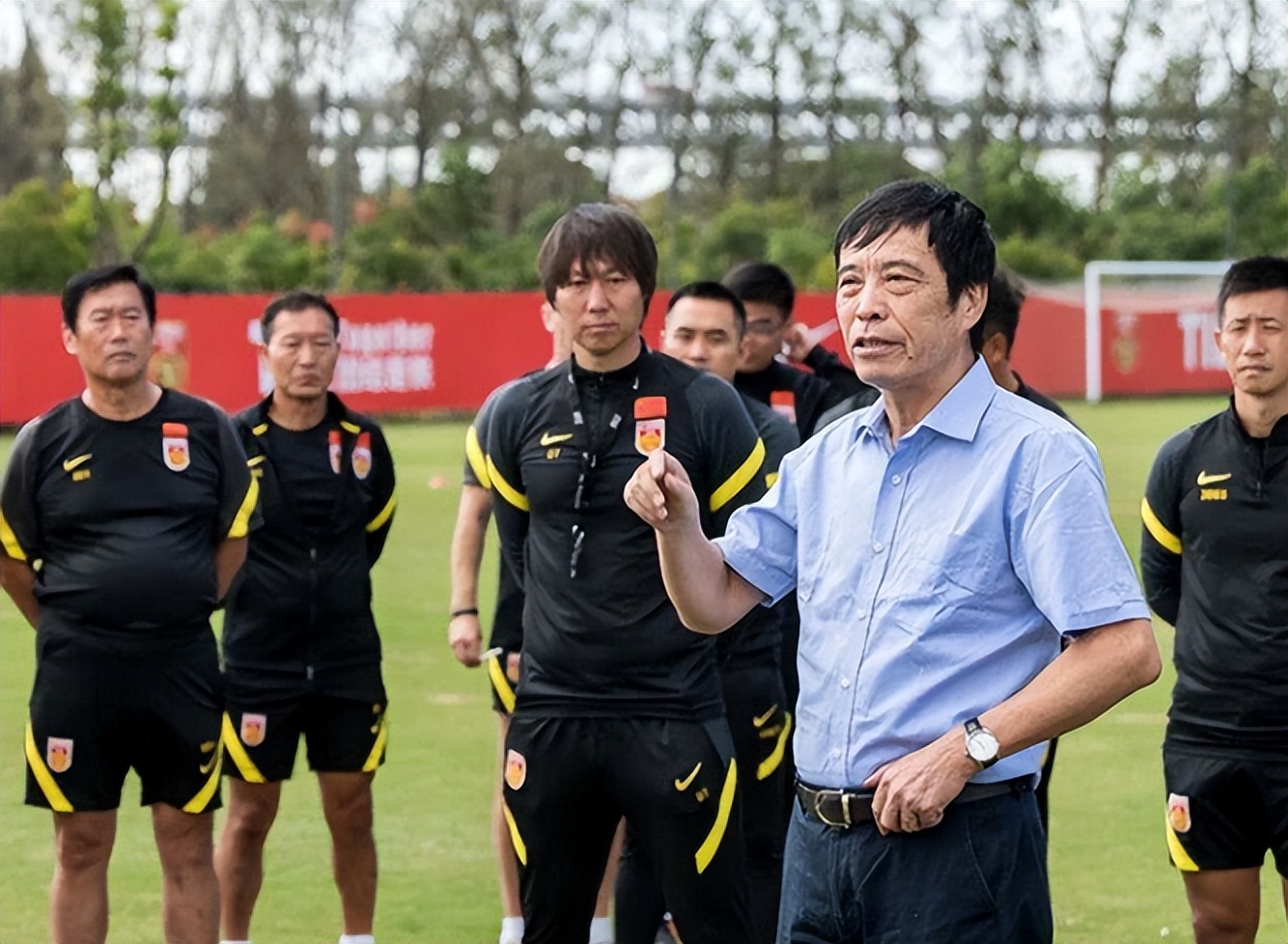 中国男子足球队主教练(陈戌源终于发声！国足主帅基本确定，立志开始新征程)